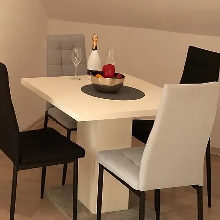 Schusterbude * באד זאלצפלן